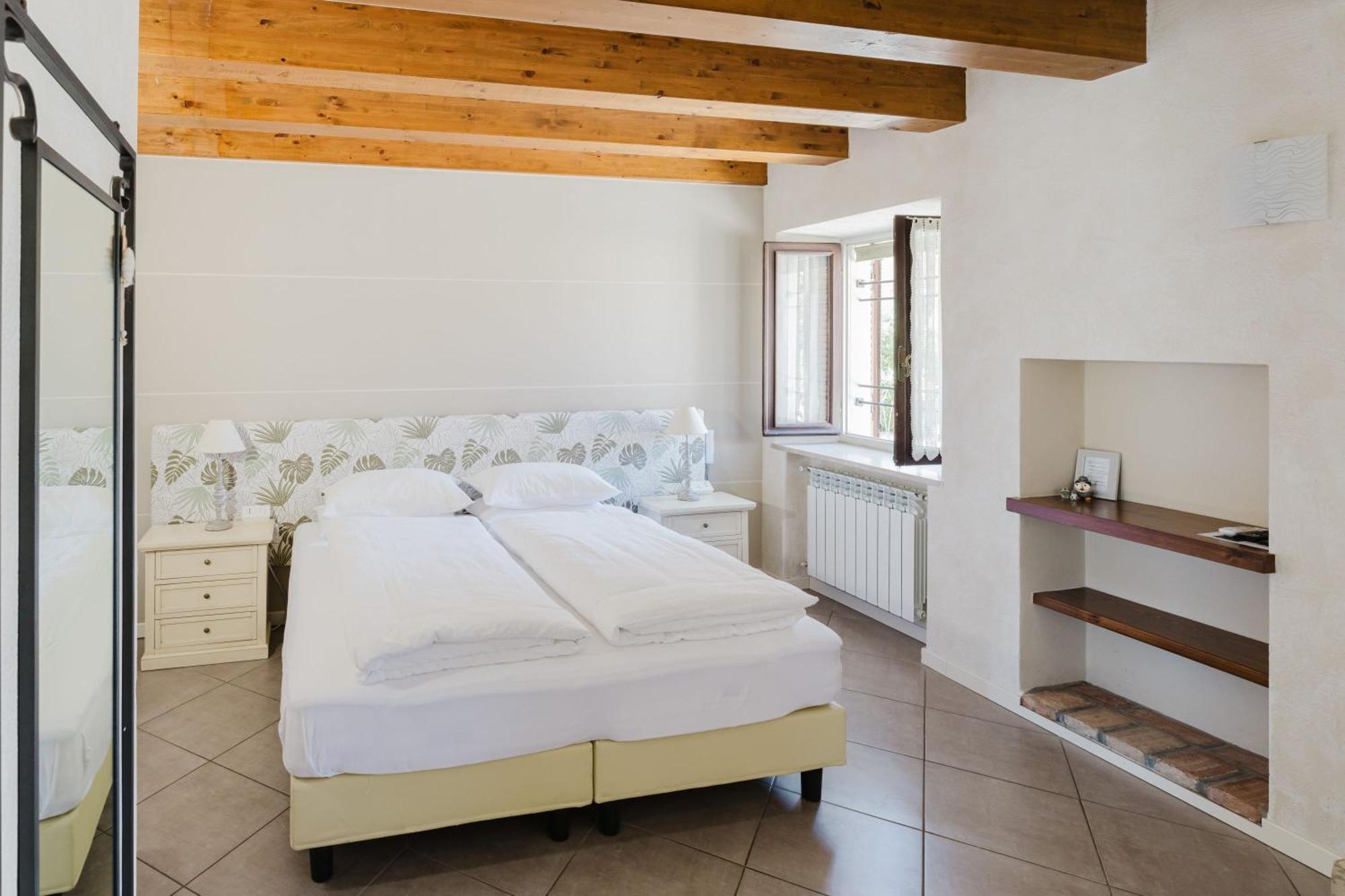 Il Nido Dei Gufi Bed And Breakfast Тосколано Мадерно Екстериор снимка